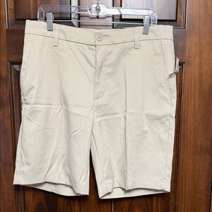 Amazon Essentials Men's Beige Flat Front Shorts NWT
